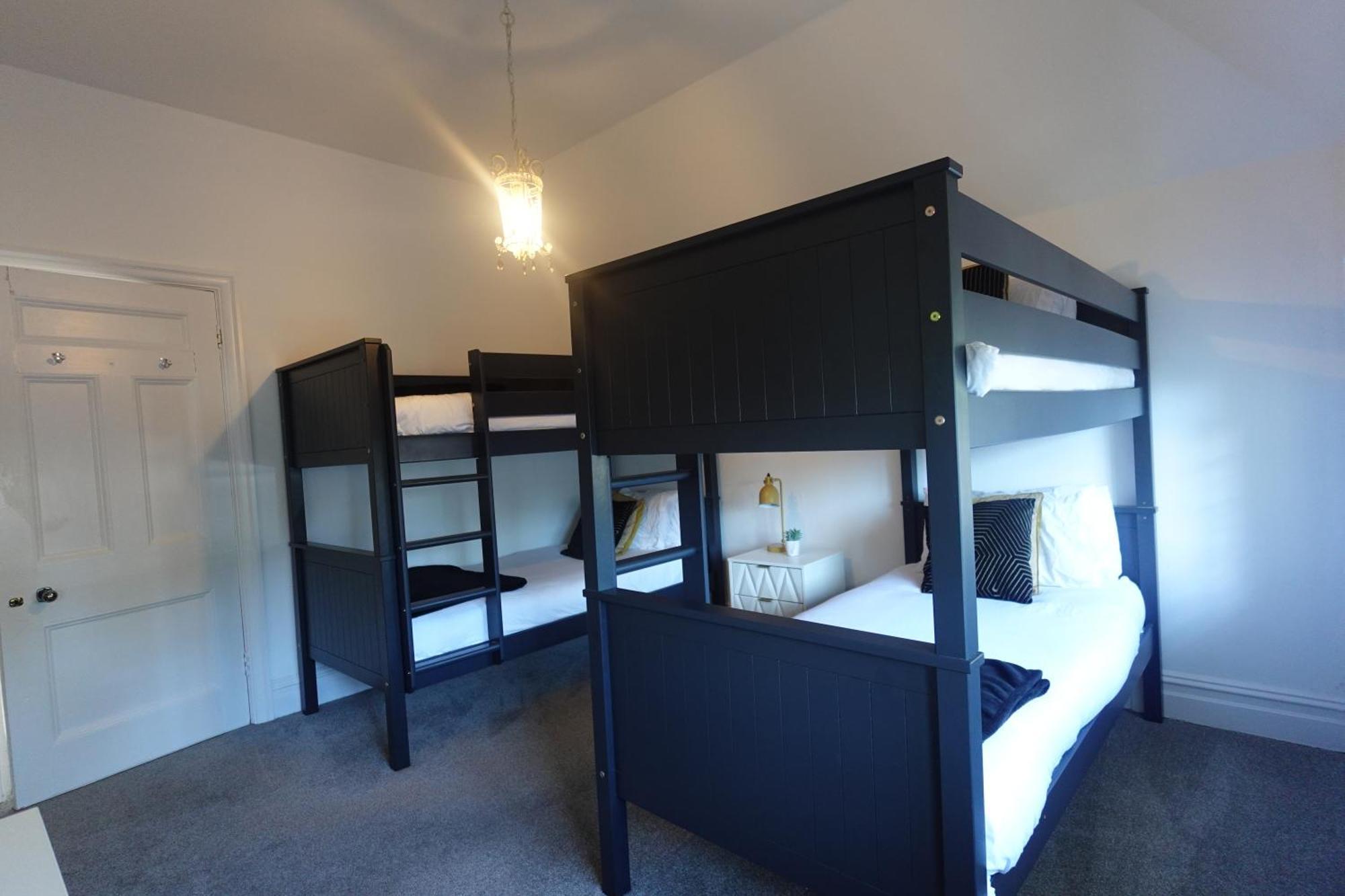 Apartment In Canford Cliffs Close To Sandbanks Beach Poole Eksteriør billede