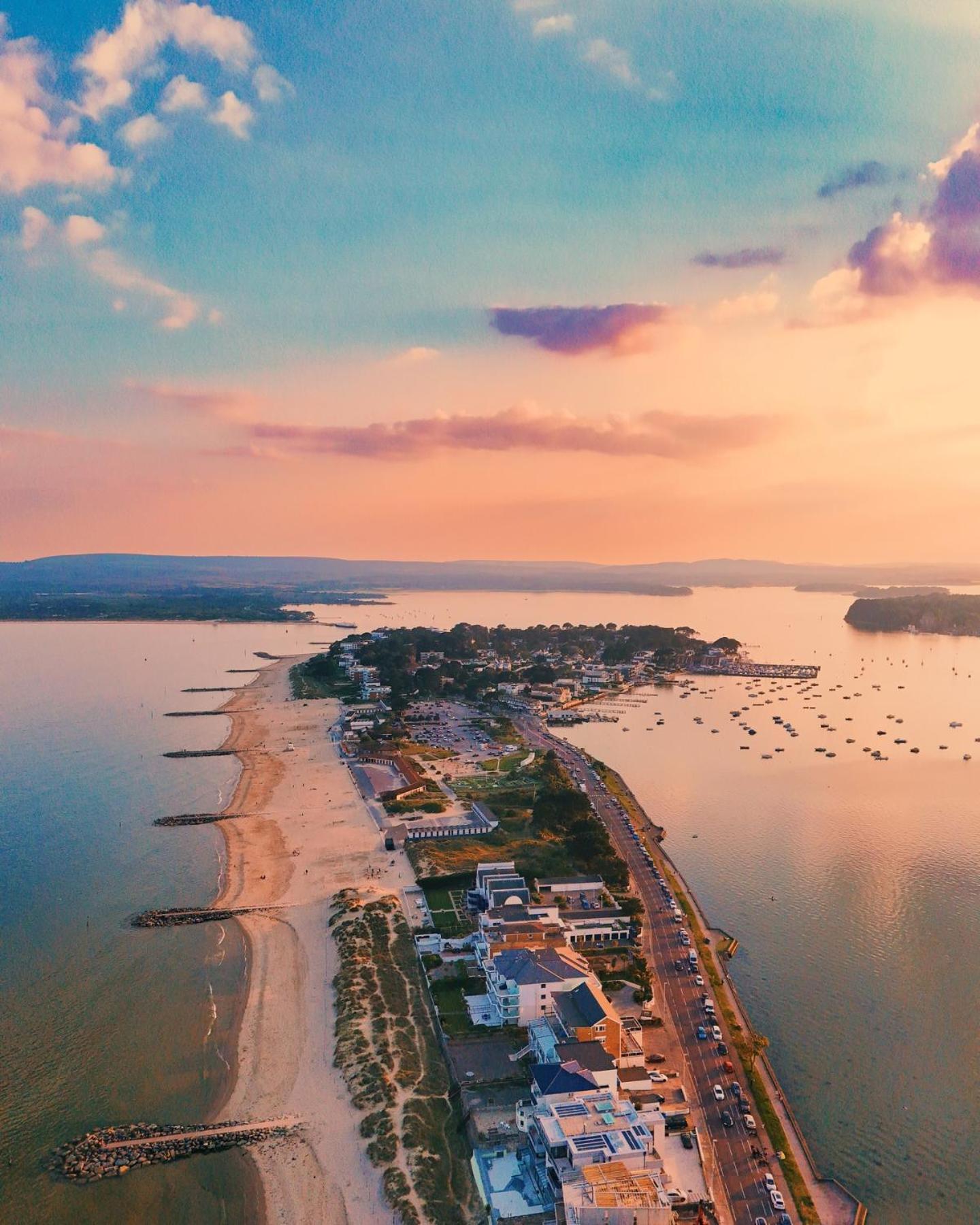 Apartment In Canford Cliffs Close To Sandbanks Beach Poole Eksteriør billede
